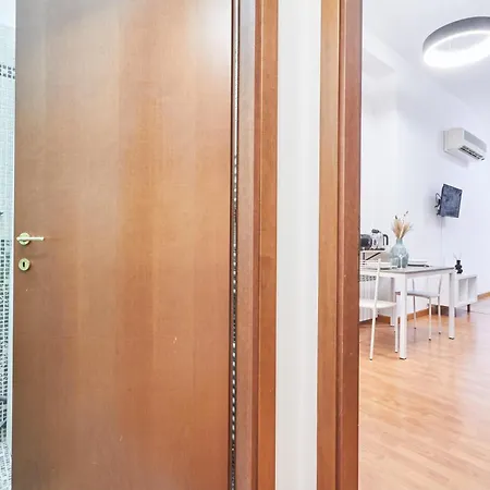Easylife - Accogliente Monolocale Con Arredamento Minimal In Zona Stazione * Milan