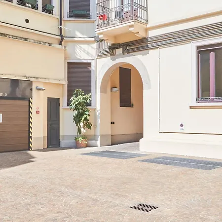 Easylife - Accogliente Monolocale Con Arredamento Minimal In Zona Stazione *