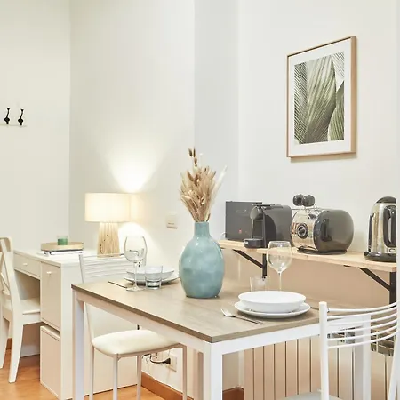 Easylife - Accogliente Monolocale Con Arredamento Minimal In Zona Stazione