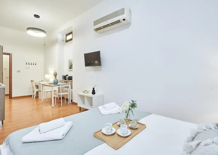 Appartamento Easylife - Accogliente Monolocale Con Arredamento Minimal In Zona Stazione *